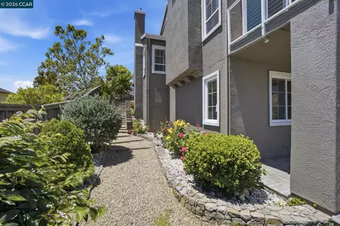 Exterior - 3024 Overlook Dr, Vallejo, CA 94591 photo 7 of 12