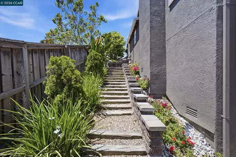 Exterior - 3024 Overlook Dr, Vallejo, CA 94591 photo 5 of 12