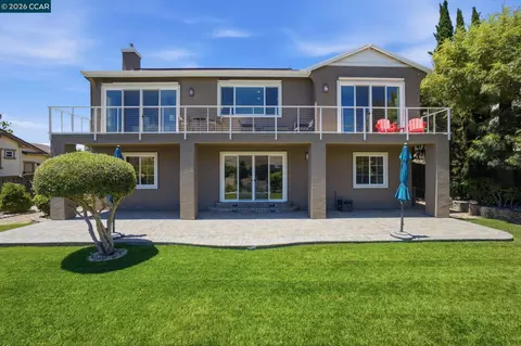Exterior - 3024 Overlook Dr, Vallejo, CA 94591 photo 4 of 12