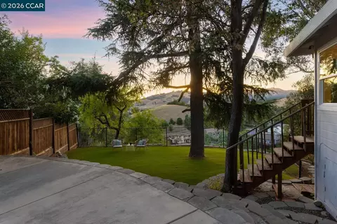 16 Ruth Ct, Lafayette, CA 94549 photo 3