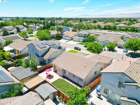 View/Area - 2245 Sabrina Way, Tracy, CA 95377 photo 6 of 8