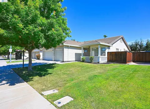 Exterior - 2245 Sabrina Way, Tracy, CA 95377 photo 3 of 11