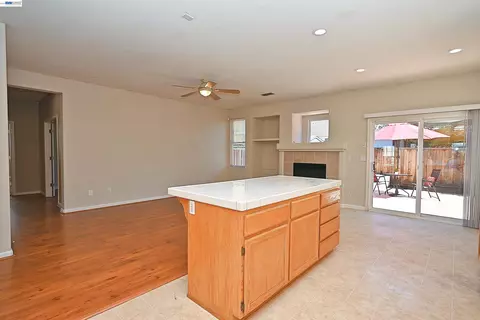 Living - 2245 Sabrina Way, Tracy, CA 95377 photo 12 of 15