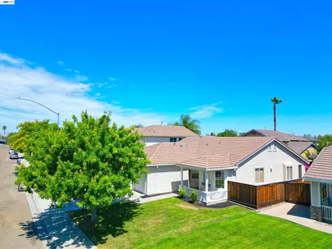 Exterior - 2245 Sabrina Way, Tracy, CA 95377 photo 5 of 11