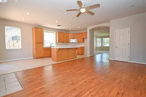 Living - 2245 Sabrina Way, Tracy, CA 95377 photo 8 of 15