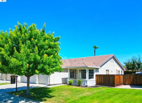 Exterior - 2245 Sabrina Way, Tracy, CA 95377 photo 4 of 11