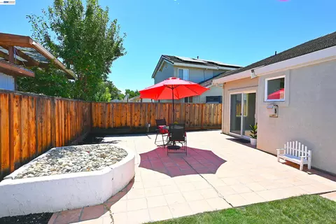 Exterior - 2245 Sabrina Way, Tracy, CA 95377 photo 9 of 11