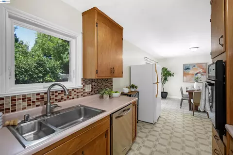 Kitchen - 885 Devonshire Ave, San Leandro, CA 94579 photo 5 of 5