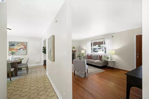 Entry Way - 885 Devonshire Ave, San Leandro, CA 94579 photo 2 of 5