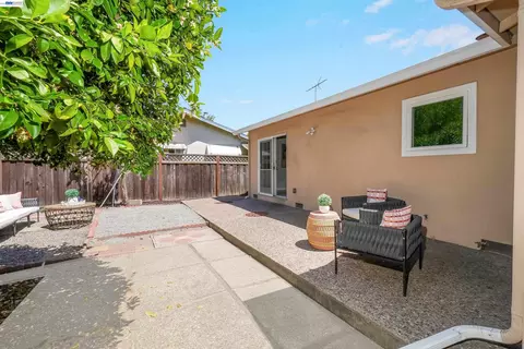 Exterior - 885 Devonshire Ave, San Leandro, CA 94579 photo 7 of 10