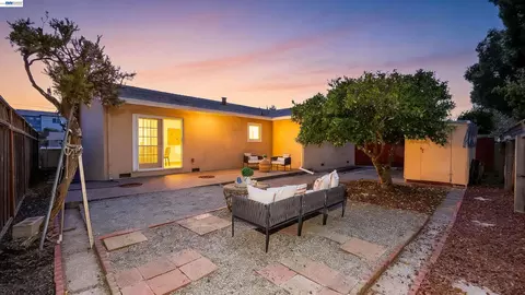 Exterior - 885 Devonshire Ave, San Leandro, CA 94579 photo 1 of 10