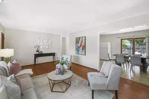 Living - 885 Devonshire Ave, San Leandro, CA 94579 photo 3 of 5
