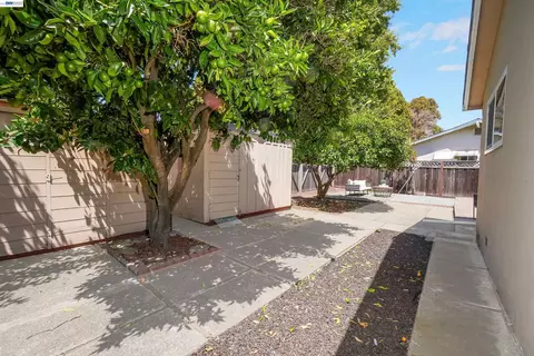 Exterior - 885 Devonshire Ave, San Leandro, CA 94579 photo 8 of 10