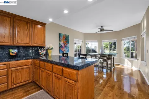 Kitchen - 82 Edgeview Ct, Discovery Bay, CA 94505 photo 6 of 6