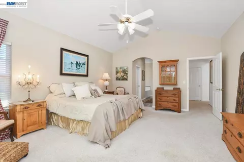 Bedroom - 82 Edgeview Ct, Discovery Bay, CA 94505 photo 2 of 6