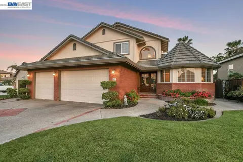 Exterior - 82 Edgeview Ct, Discovery Bay, CA 94505 photo 5 of 6