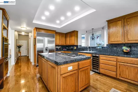 Kitchen - 82 Edgeview Ct, Discovery Bay, CA 94505 photo 3 of 6