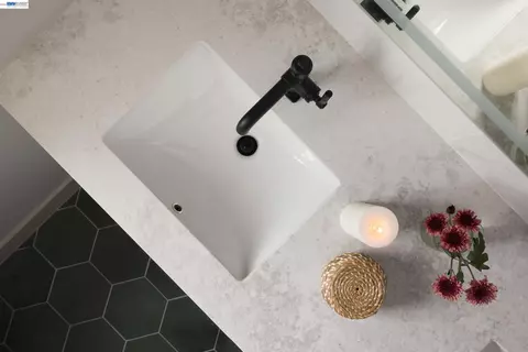 Bath - 1646 10th St, Berkeley, CA 94710 photo 2 of 5