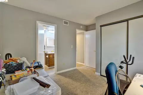 Bedroom - 113 Pierre Ct, Vallejo, CA 94591 photo 4 of 6
