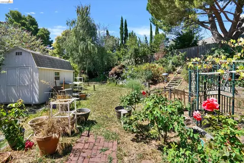 Exterior - 113 Pierre Ct, Vallejo, CA 94591 photo 4 of 5