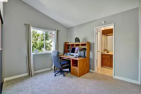Bedroom - 113 Pierre Ct, Vallejo, CA 94591 photo 3 of 6
