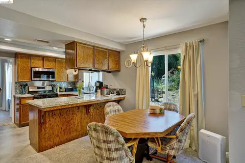 Dining - 113 Pierre Ct, Vallejo, CA 94591 photo 2 of 2