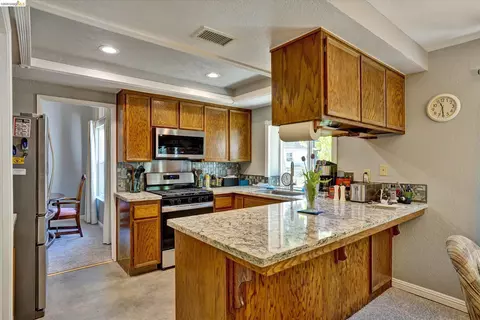 Kitchen - 113 Pierre Ct, Vallejo, CA 94591 photo 3 of 3