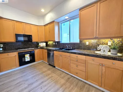 Kitchen - 831 Heavenly Pl, Milpitas, CA 95035 photo 1 of 2