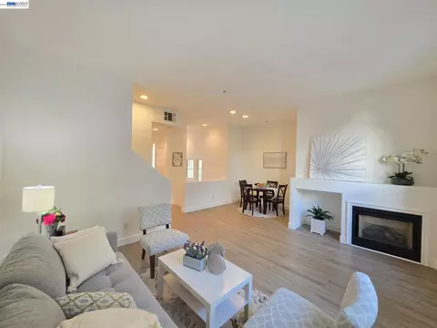 Living - 831 Heavenly Pl, Milpitas, CA 95035 photo 2 of 4