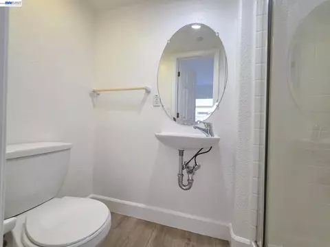 Bath - 831 Heavenly Pl, Milpitas, CA 95035 photo 8 of 8