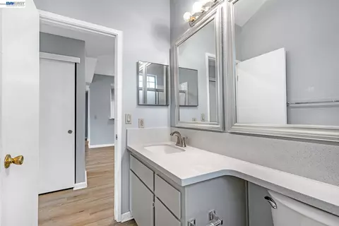 Bath - 7003 Stagecoach Rd #D, Dublin, CA 94568 photo 3 of 4