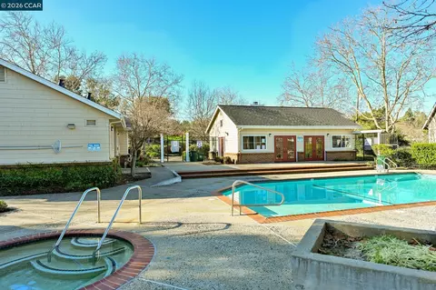 320 Warmcastle Ct, Martinez, CA 94553 photo 28