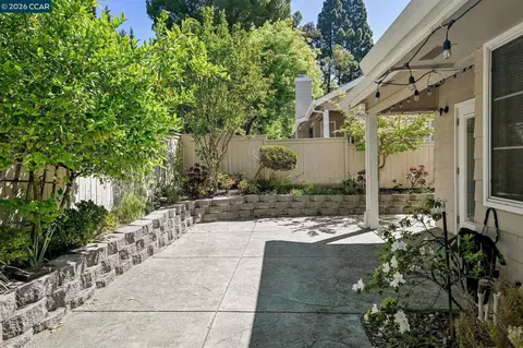 320 Warmcastle Ct, Martinez, CA 94553 photo 22