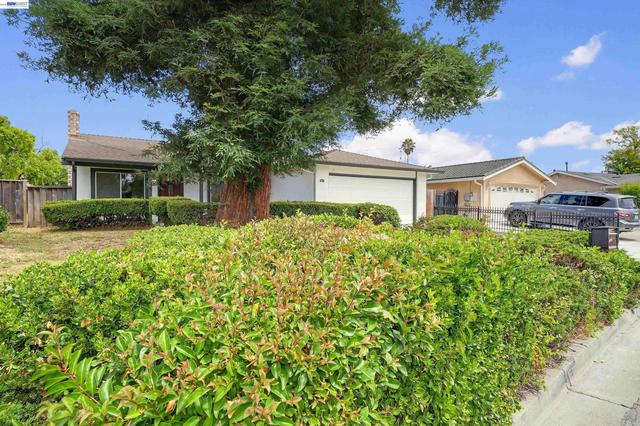 32466 Lake Berryessa Dr, Fremont, CA 94555