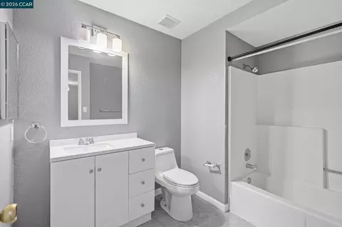 Bath - 110 Wildes Ct, Bay Point, CA 94565 photo 3 of 3