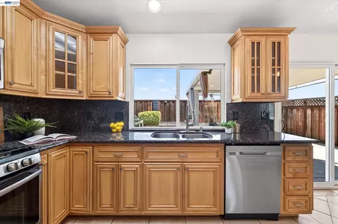 Kitchen - 1500 Andrew St, Tracy, CA 95376 photo 4 of 4