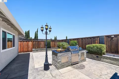 Exterior - 1500 Andrew St, Tracy, CA 95376 photo 4 of 5