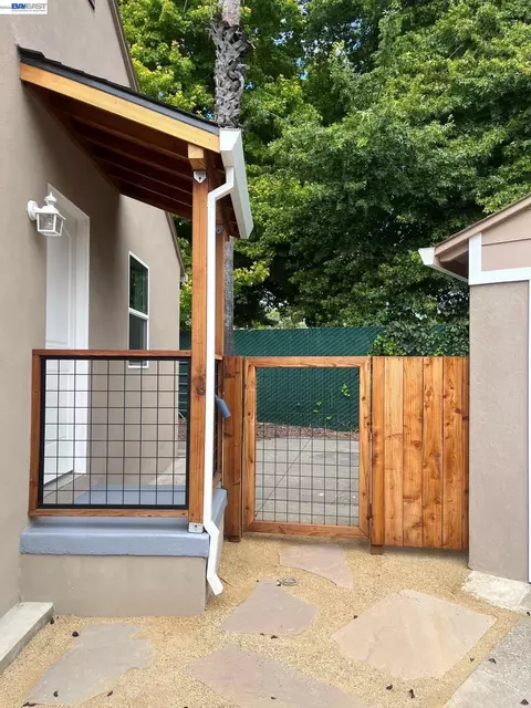 Exterior - 1015 Ruby Ct, Santa Rosa, CA 95407 photo 4 of 6
