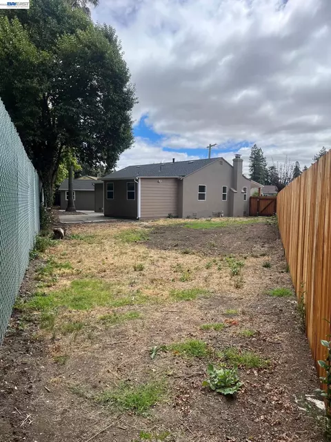 Exterior - 1015 Ruby Ct, Santa Rosa, CA 95407 photo 6 of 6