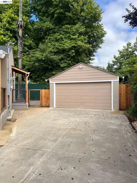 Exterior - 1015 Ruby Ct, Santa Rosa, CA 95407 photo 3 of 6