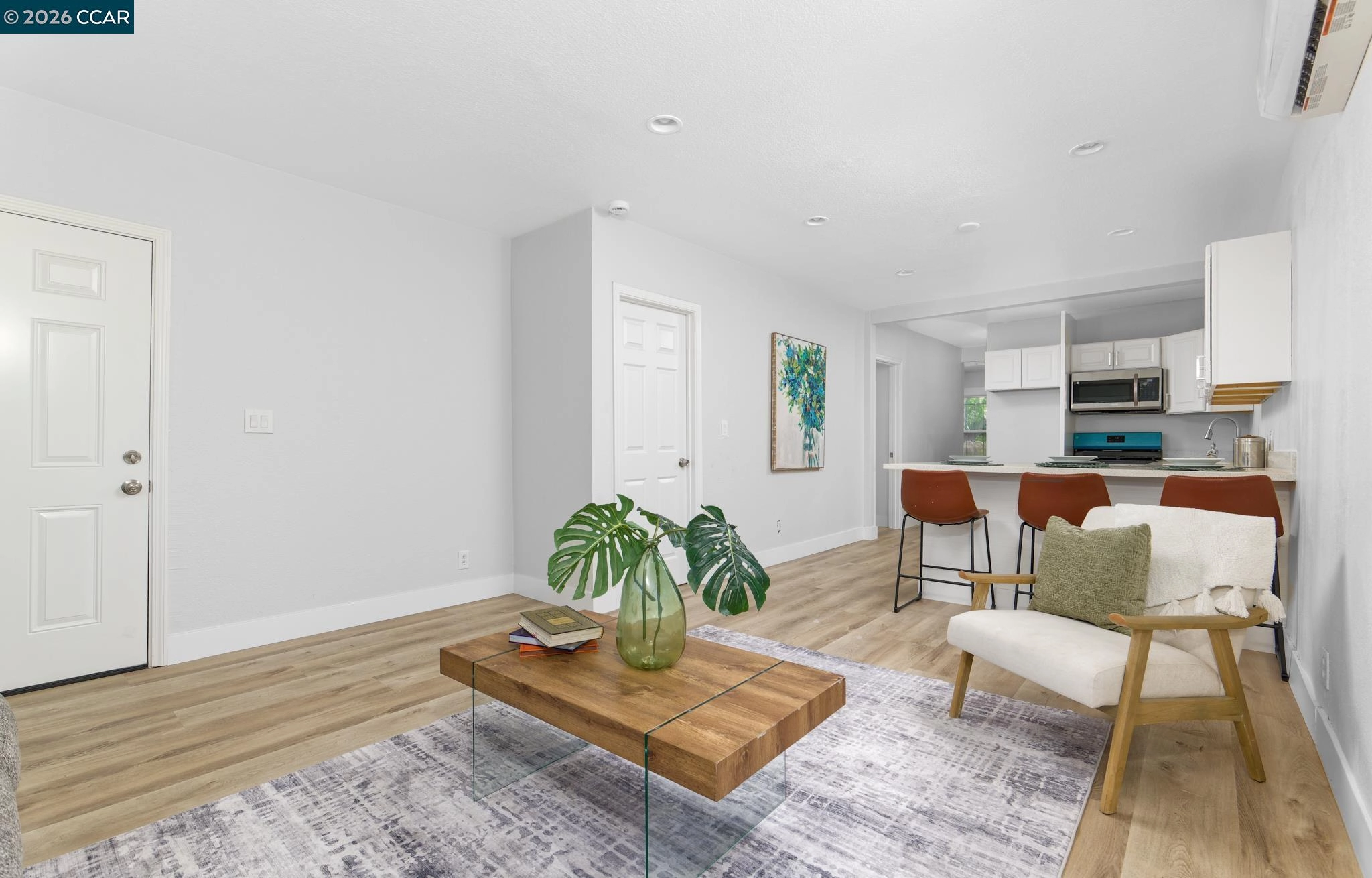 Living - 226 W 9th St, Pittsburg, CA 94565 photo 2 of 4