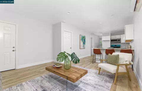 Living - 226 W 9th St, Pittsburg, CA 94565 photo 2 of 4