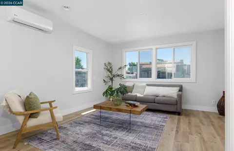 Living - 226 W 9th St, Pittsburg, CA 94565 photo 3 of 4