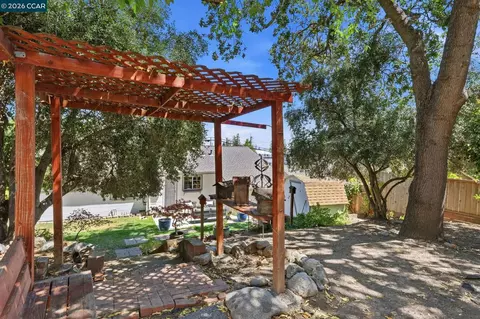 Exterior - 210 Vista Way, Martinez, CA 94553 photo 13 of 13
