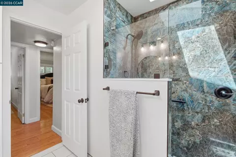 Bath - 210 Vista Way, Martinez, CA 94553 photo 2 of 3