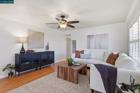 Living - 210 Vista Way, Martinez, CA 94553 photo 3 of 4