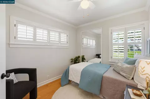 Bedroom - 210 Vista Way, Martinez, CA 94553 photo 4 of 4