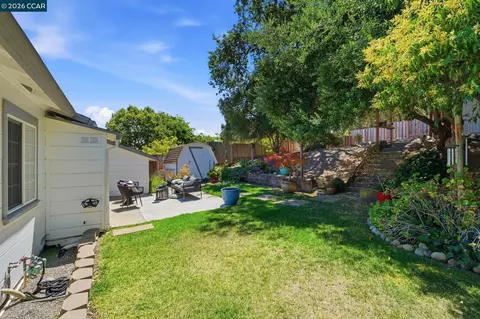Exterior - 210 Vista Way, Martinez, CA 94553 photo 11 of 13