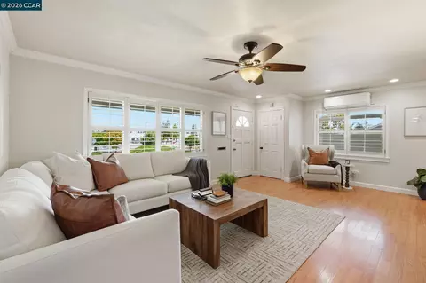 Living - 210 Vista Way, Martinez, CA 94553 photo 4 of 4