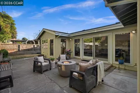 Exterior - 114 Combs Ln, Vallejo, CA 94590 photo 3 of 16